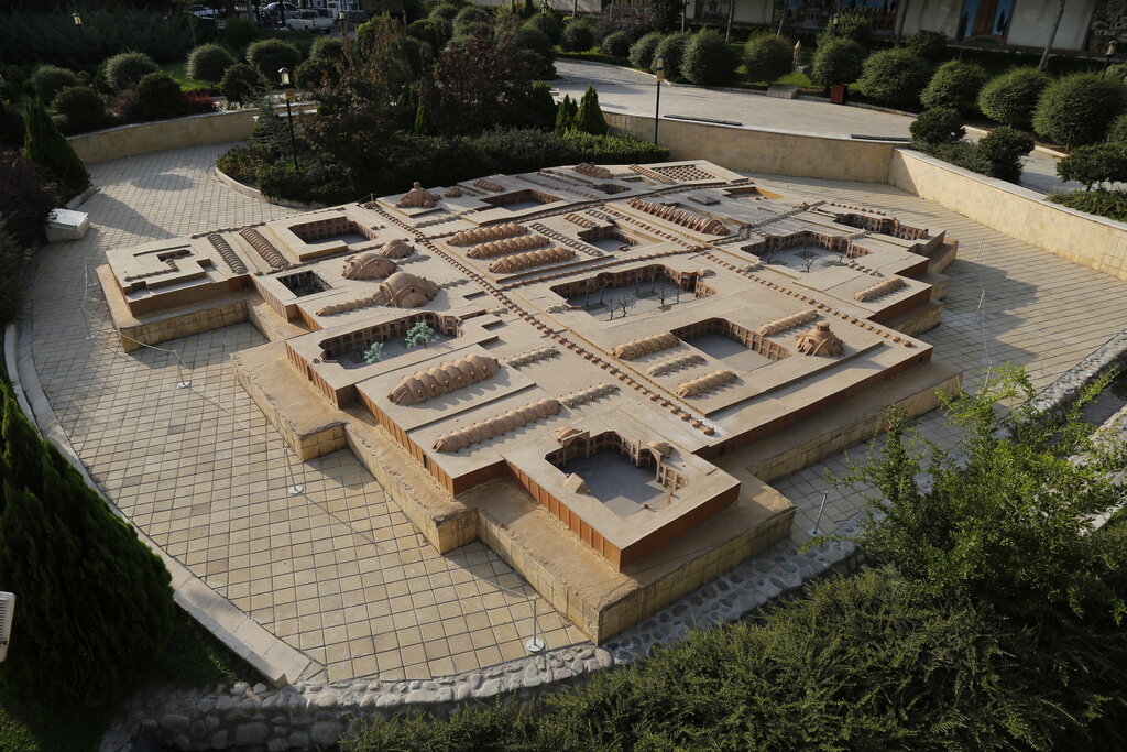 عکس | ۲ ساعته ایران را بگردید | گشتوگذار از چغازنبیل ایلام تا کاخگلستان تهران