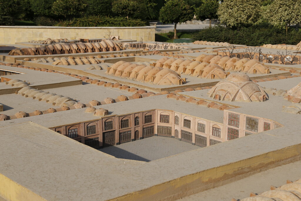 عکس | ۲ ساعته ایران را بگردید | گشتوگذار از چغازنبیل ایلام تا کاخگلستان تهران