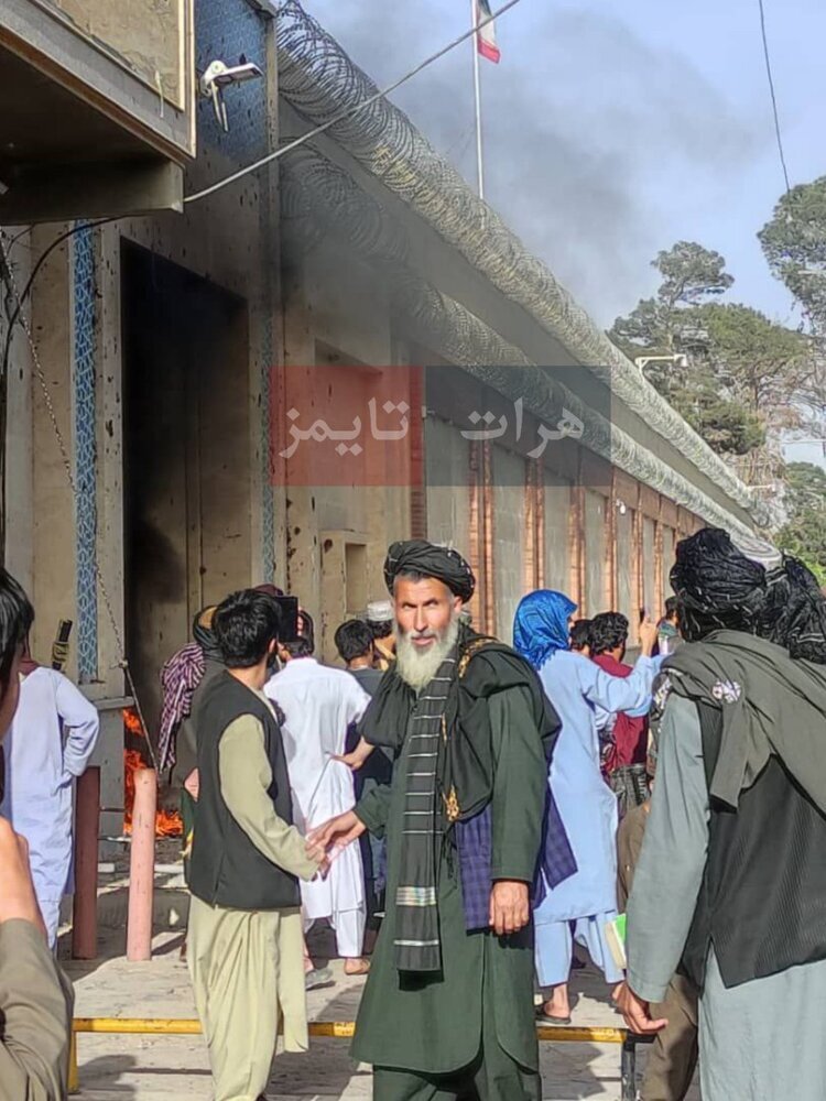 تصاویر حمله به کنسولگری ایران در هرات | دوربینهای امنیتی را شکستند