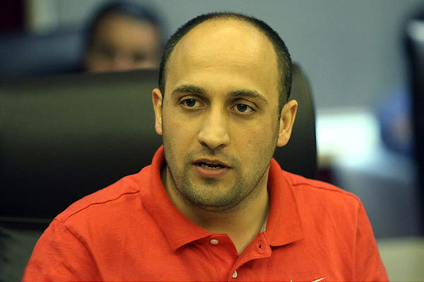 کارگردان تئاتر از دستمزدهای عجیب بازیگران می‌گوید