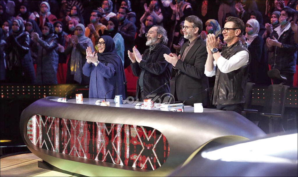 انتقاد بازیگر تئاتر و سینما از برنامه عصر جدید | ما مقلدان بی ریشهای هستیم | داوران عصر جدید بروند یاد بگیرند | مردم را در اجرای زنده تحقیر نکنید!