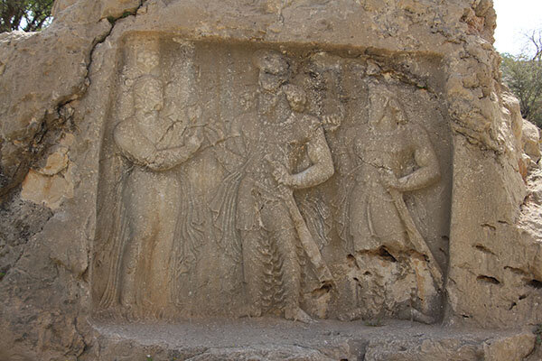 تصاویر | عاشقانه ساسانی در قفس انداخته شد! | صحنه ازدواج تاریخی که از دید مردم خارج شد