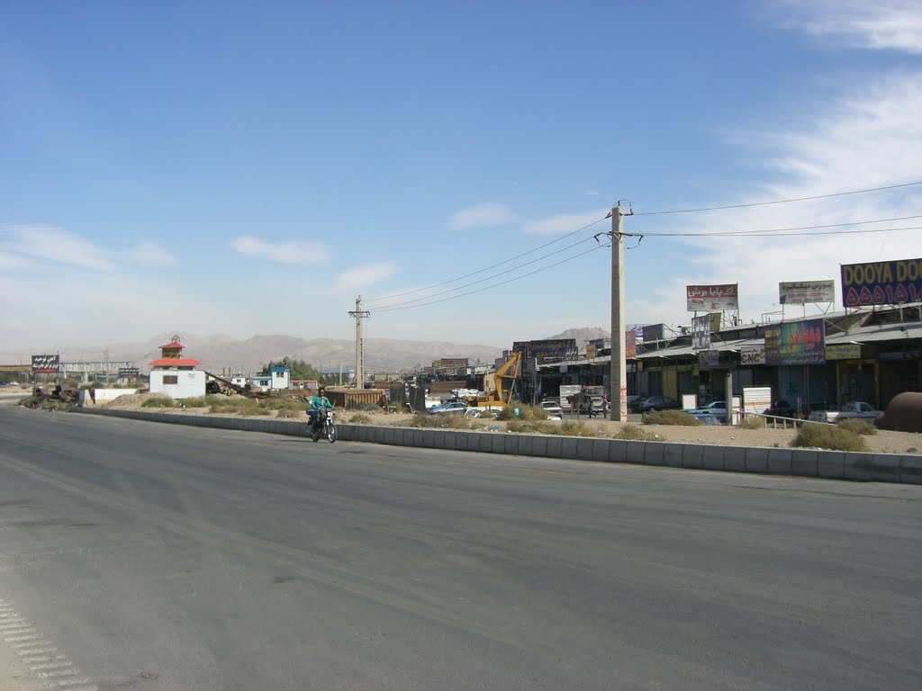 شهر آهن در انتظار قانونمندی و انضباط | مشکلات همسایگی شهرک آهنمکان برای بافت مسکونی شهر ری