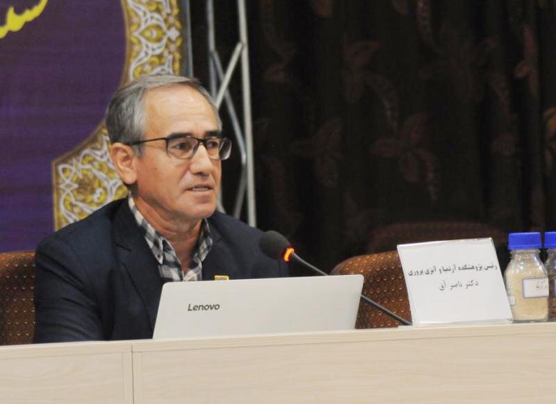 دریاچه ارومیه باید کوچک شود؛ پیشنهادی عجیب برای نجات دومین دریاچه شور جهان | عمق دریاچه به زیر یک متر رسید | تنها یکدهم از دریاچه باقی مانده است