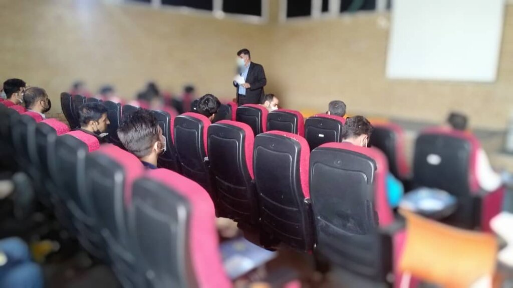 موتورسوارها در بوستان ترافیک منطقه١٦ ضمن آموزش، گواهینامهرانندگی دریافت میکنند!