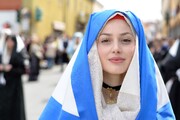 تصاویر | پوشش سنتی و دیدنی زنان اروپایی؛ از ایتالیا و انگلیس تا اسپانیا و آرژانتین | کسی که الهام‌بخش مگان مارکل شد