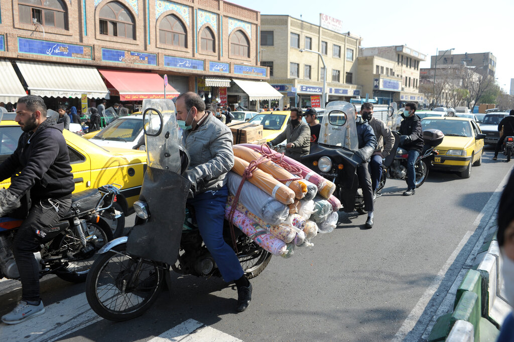 پایان جولان موتوری ها در بازار بزرگ تهران | آغاز طرح جمع آوری موتورسیکلت‌هایی که در پیاده راهها پارک می کنند