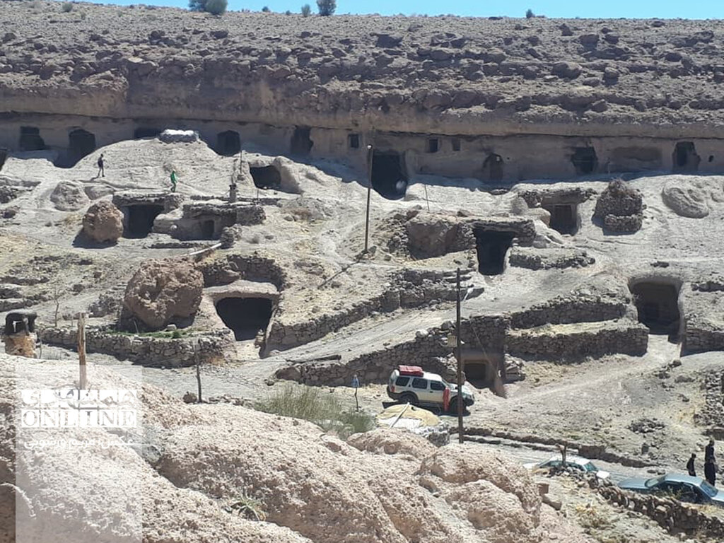 تصاویر قدیمیترین روستای صخرهای جهان ؛ روستای ۳ هزار ساله ایران را ببینید | اتاقهایی بدون آجر و سیمان | آشپزخانههایی قدیمی که دودکش ندارند