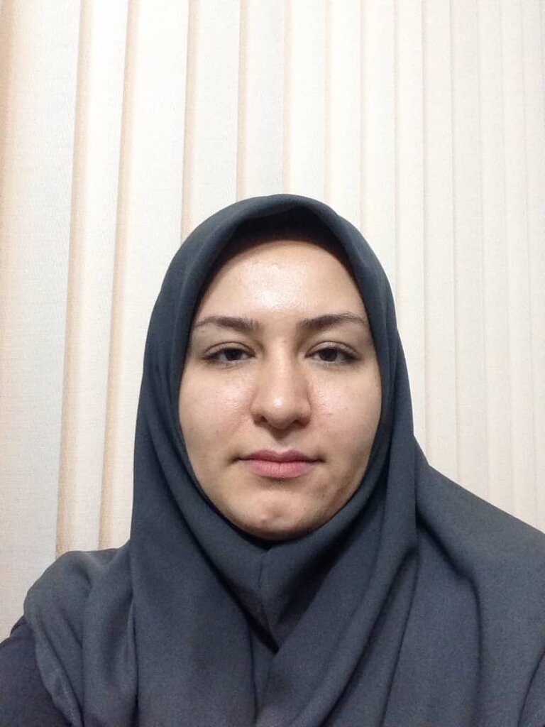 یاد گرفتم ماسک نزنم | برای دیدن دخترم صورتم را گریم میکردم