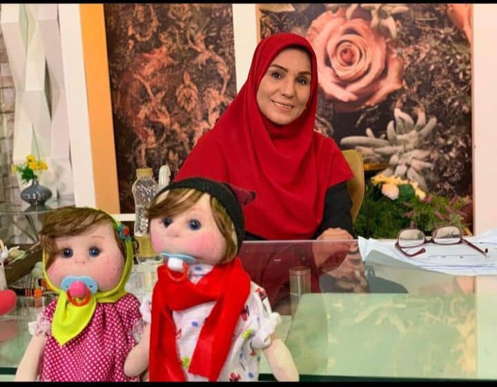 گفت وگو با کارآفرین برتر پایتخت و مبدع عروسکهای جورابی | عروسکهای خانم مارپل، چارلی چاپلین و رضا کیانیان