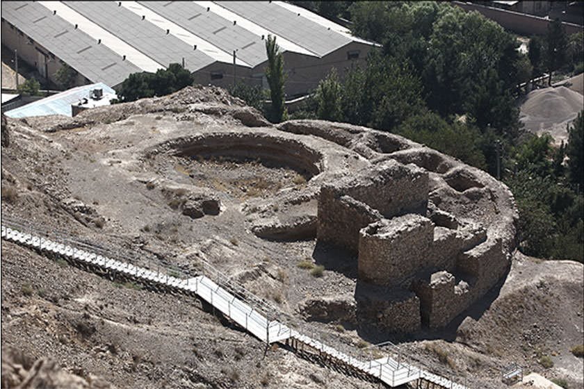 عکس و فیلم | آرامستانی تاریخی که دیگر وجود ندارد | برج خاموشان مقبره والی ری است؟