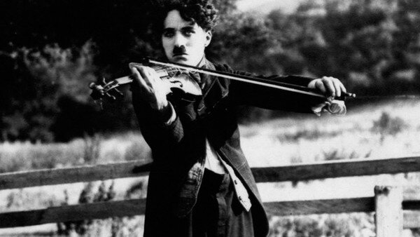 ۱۰ قانون عجیب و غریب کارگردانان مشهور تاریخ سینما برای فیلمهایشان