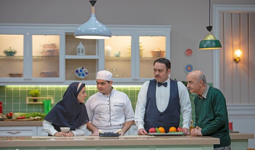 طهماسب با دست خالی مرزهای طنز را جابهجا میکند | جای «پسرخاله» در مهمونی خالی است | «پشه» و «بچه» از همه قویترند