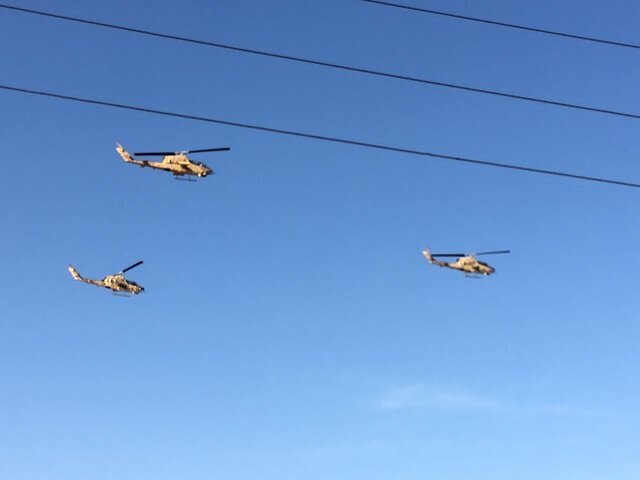 پرواز بالگردها در مراسم روز ارتش