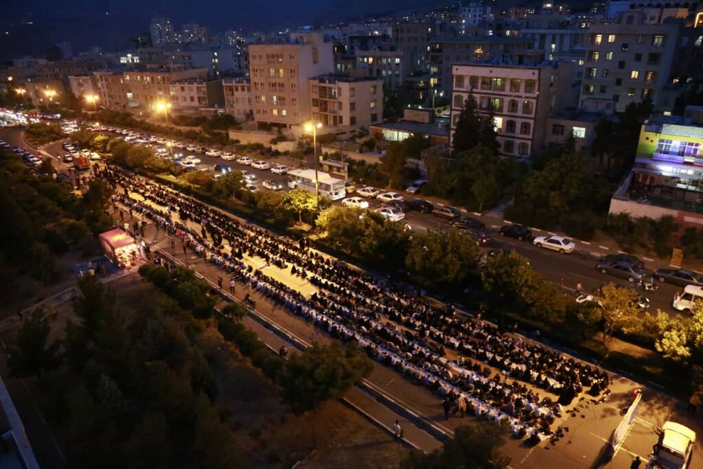 پذیرایی از ۳ هزار روزهدار تهرانی در شهران | دعوتید به مهمانی سفرهدار مدینه