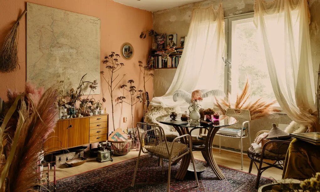 تصاویری از ترند جدید دکوراسیون | روش خشک کردن گل و چند ایده برای دکور کردن خانه