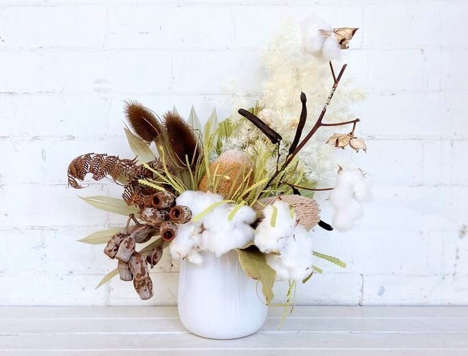 تصاویری از ترند جدید دکوراسیون | روش خشک کردن گل و چند ایده برای دکور کردن خانه