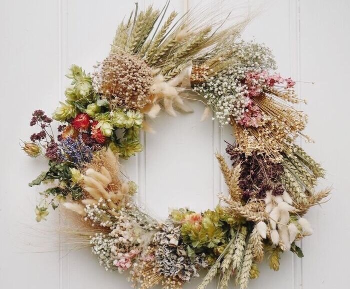 تصاویری از ترند جدید دکوراسیون | روش خشک کردن گل و چند ایده برای دکور کردن خانه