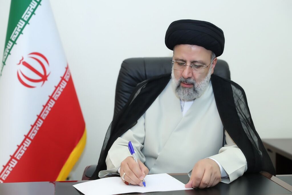 تسلیت رئیسی درپی درگذشت پدر سه شهید رئیسی