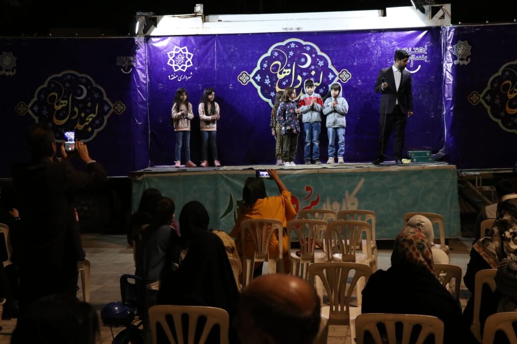 اجرای «لبخندها دلها» در بوستانهای منطقه ۹