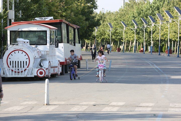 دستفروشان خلازیر و گلفروشان بهشتزهرا برای همیشه میروند!؟ | ساخت پارکینگ طبقاتی عبدلآباد تا دو ماه آینده