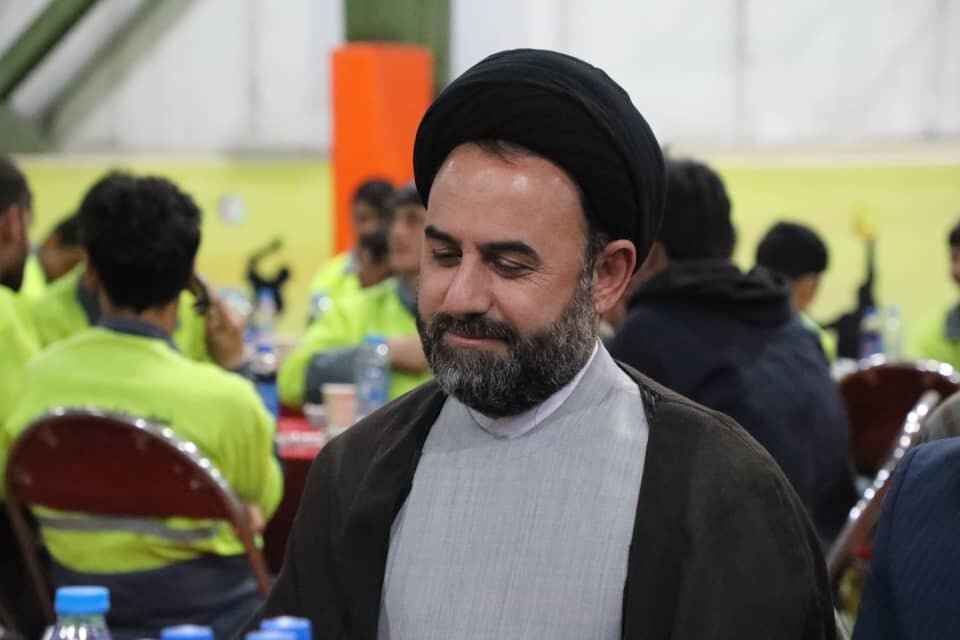 حضور عضو شورای اسلامی شهر تهران در افطاری پاکبانان منطقه ۱۳