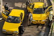 چالش ناتمام مسافران و رانندگان تاکسی بر سر پول خرد | فقط ۵ هزار مسافر کرایه را الکترونیکی پرداخت می‌کنند