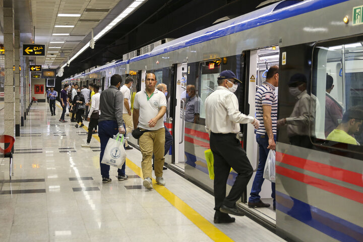 اجرای سنتور در متروی تهران