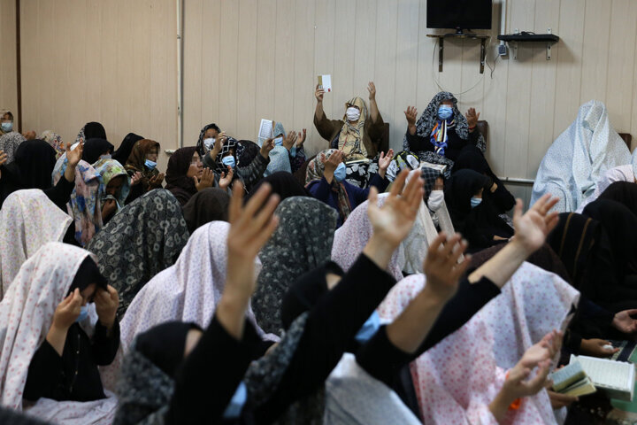 لحظات احساسی شبهای قدر در زندان زنان | از خدا میخواهم دخترم را ببینم که چقدر قد کشیده؛ آیا شبیه من است یا نه؟ | تصاویر