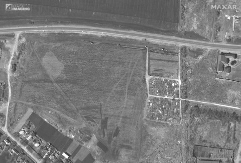 تصاویر ماهواره ای از گورستان منگوش در حدود 15 کیلومتری غرب ماریوپول،