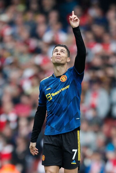 فیلم و عکس | هدیه رونالدو به روح پسرش خاص شد | تاریخسازی کریستیانو در منچستریونایتد