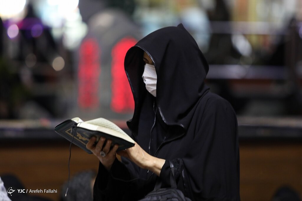 تصاویر متفاوت شب قدر زنانه در امامزاده صالح (ع) تجریش