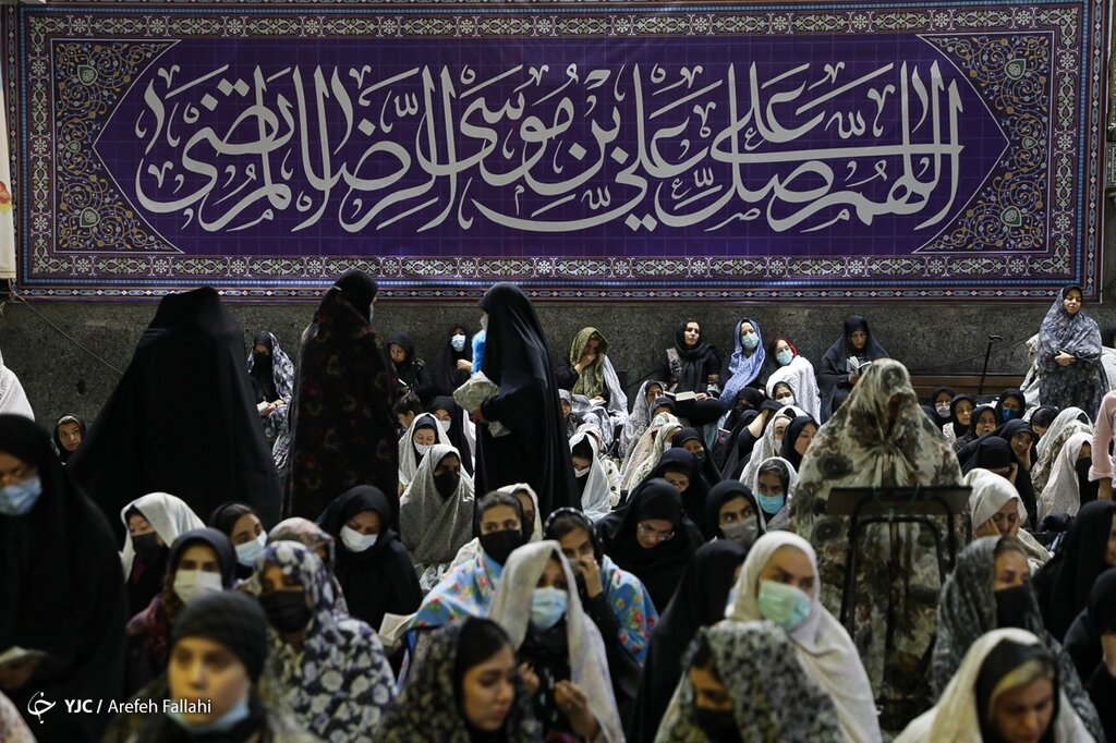 تصاویر متفاوت شب قدر زنانه در امامزاده صالح (ع) تجریش