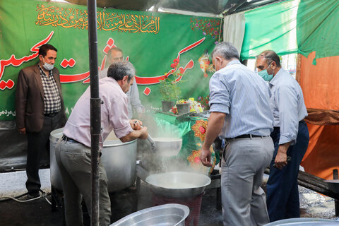 طبخ غذا توسط گروه مردمی یالثارات حسین(ع) عكس از «محمد ملکی»