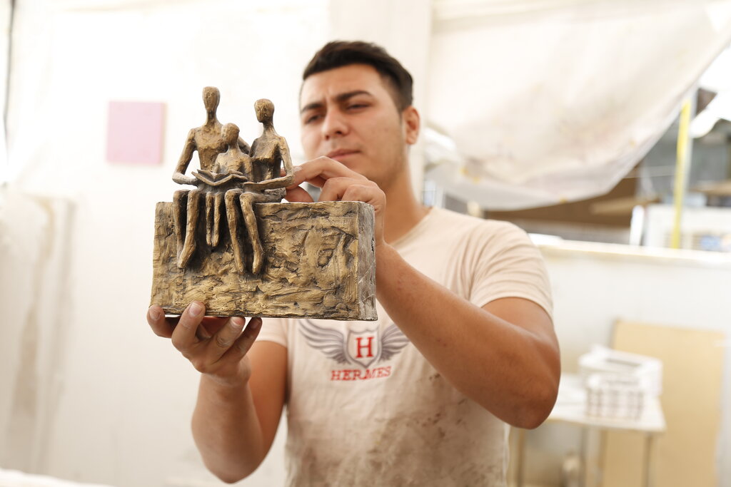 پای هنرمندان به گرمخانه باز شد!