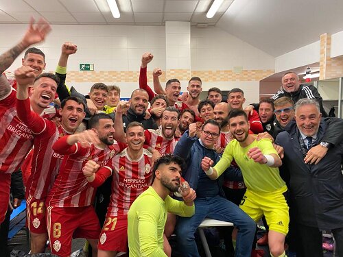 عکس | ژست بچهعقاب در رختکن پونفرادینا خبرساز شد | وعده امیر عابدزاده بعد از کامبک شگفتانگیز