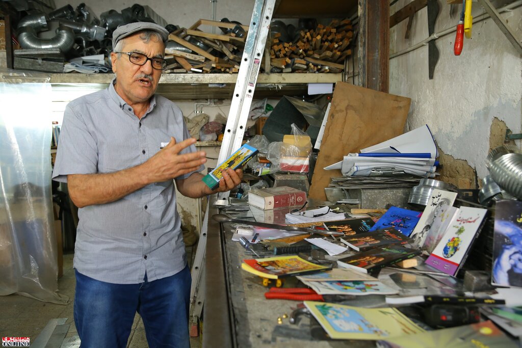 شاعری که زمستانها لولهبخاری میسازد | بابا حیدر غزلهایش را در کانالسازی سرود