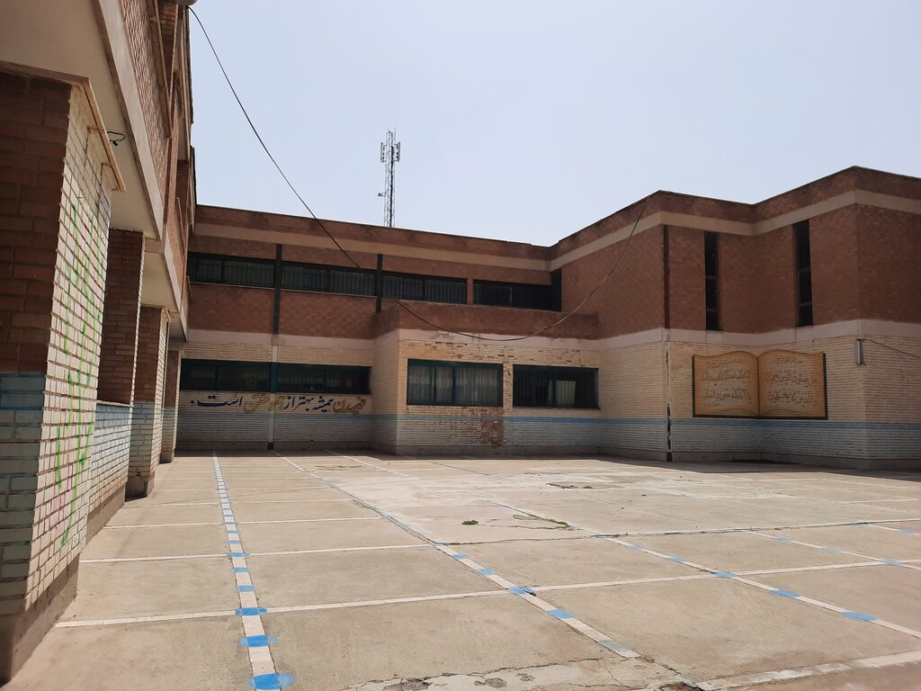 نگرانی اولیای دانشآموزان مدرسه قدیمی غرب پایتخت | تحصیل زیر سقفهای لرزان | برخی مدارس منطقه۲۲ نیم قرن قدمت دارند