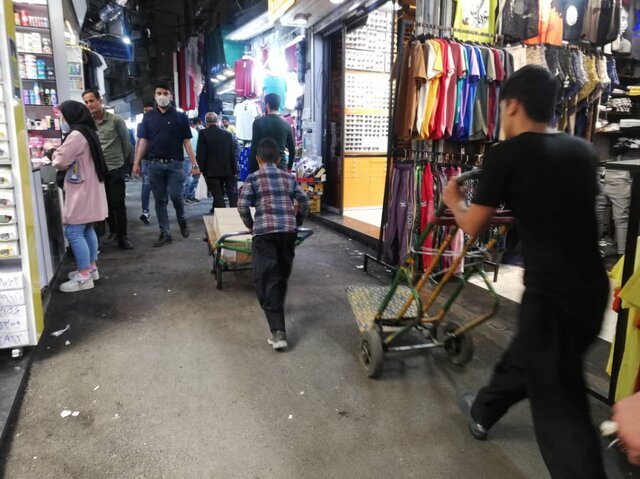روایت کودکان باربر بازار تهران | درآمد روزانه 20 هزار تومانی 
