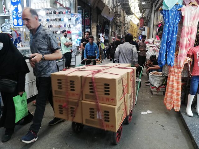 روایت کودکان باربر بازار تهران | درآمد روزانه 20 هزار تومانی 