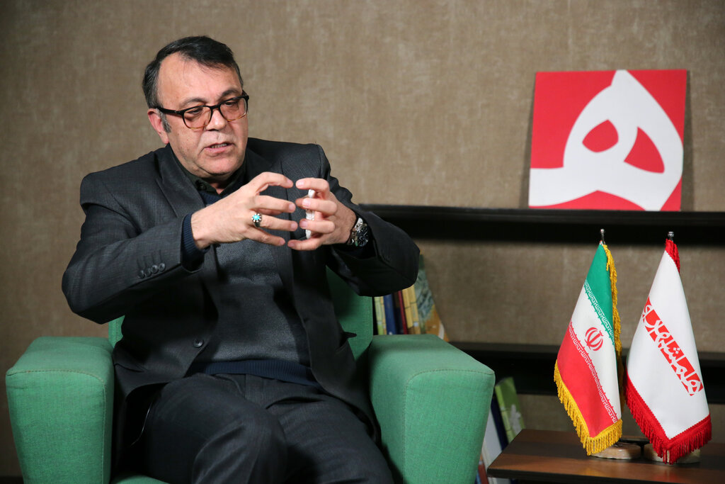 بیشترین فشارها به طبقه متوسط در دوره روحانی آمد | احمدی نژاد ضد طبقه متوسط بود | با ضعیف کردن طبقه متوسط کسی برنده نمیشود