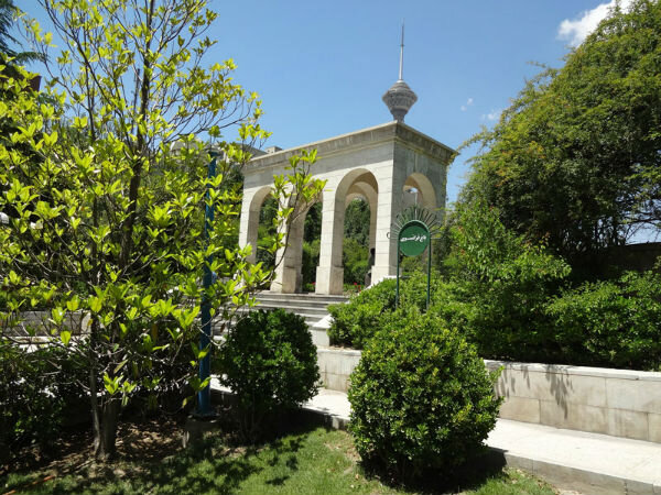 وقتی پای فرانسه و ایتالیا به بزرگراه چمران کشیده شد | از عمارت قجری تا تندیس مریم مقدس در حاشیه بزرگراه//