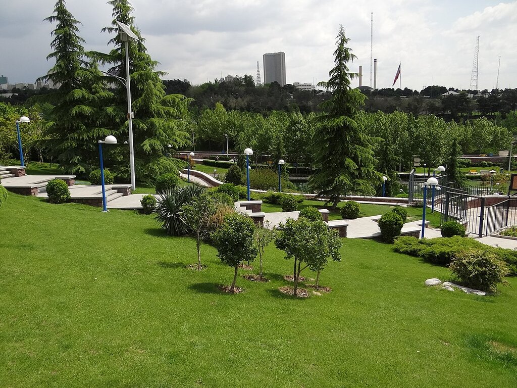 سهم هر تهرانی از فضای سبز ۱۶.۵ متر مربع است| چه مناطقی فقر شدید بوستان دارند؟