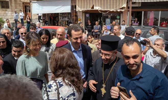 تصاویر متفاوت بشار اسد و همسرش در صومعه «سیده صیدنایا» | سلفی با دختران جوان و دیدار با راهبه‌ها