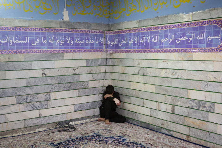 لحظات احساسی«الغوث الغوث» از قلب شکسته کودکان زندانی | اینجا کانون اصلاح و تربیت است در پراشکترین شب سال | خدایا میدانی که ما برای چه اینجا هستیم؟