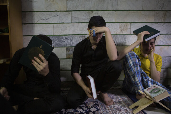 لحظات احساسی«الغوث الغوث» از قلب شکسته کودکان زندانی | اینجا کانون اصلاح و تربیت است در پراشکترین شب سال | خدایا میدانی که ما برای چه اینجا هستیم؟