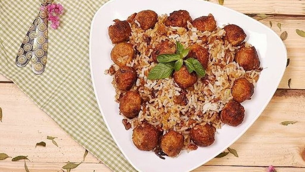 قنبر پلو شیرازی - غذا