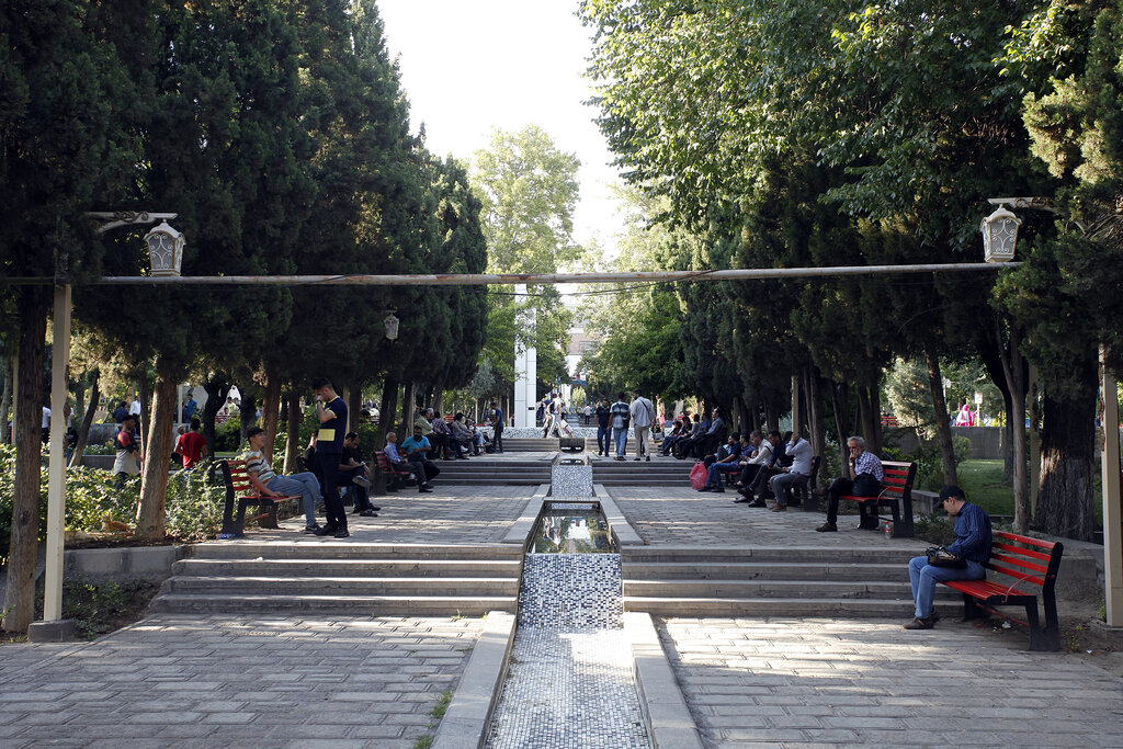 سهم هر تهرانی از فضای سبز ۱۶.۵ متر مربع است| چه مناطقی فقر شدید بوستان دارند؟