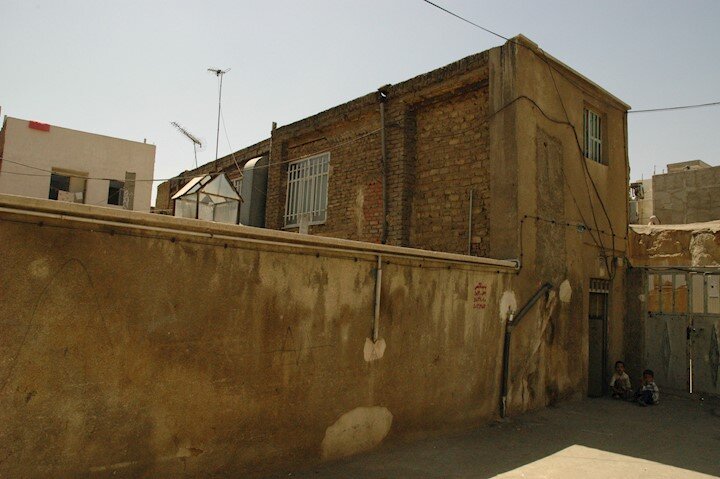 ماجرای تبدیل روستای قمرالسلطنه به پاسگاه نعمتآباد | خانیآبادنو چه بود و چه شد؟ | در بزرگ قلعه نعمتآباد ساعت ۱۰ شب بسته میشد