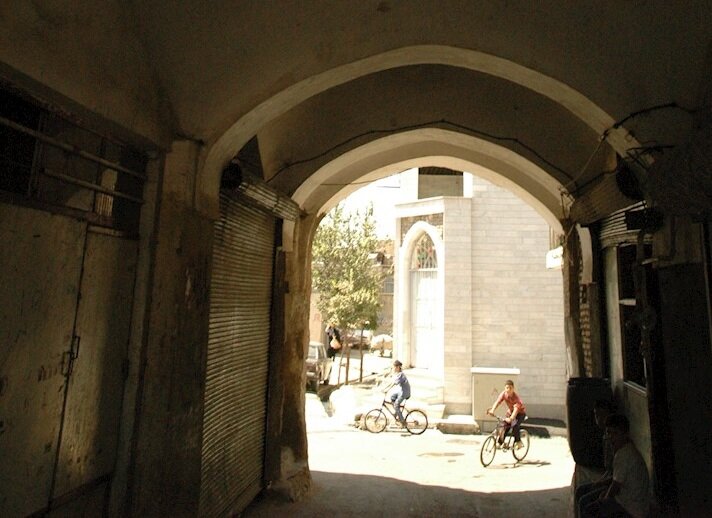 ماجرای تبدیل روستای قمرالسلطنه به پاسگاه نعمتآباد | خانیآبادنو چه بود و چه شد؟ | در بزرگ قلعه نعمتآباد ساعت ۱۰ شب بسته میشد